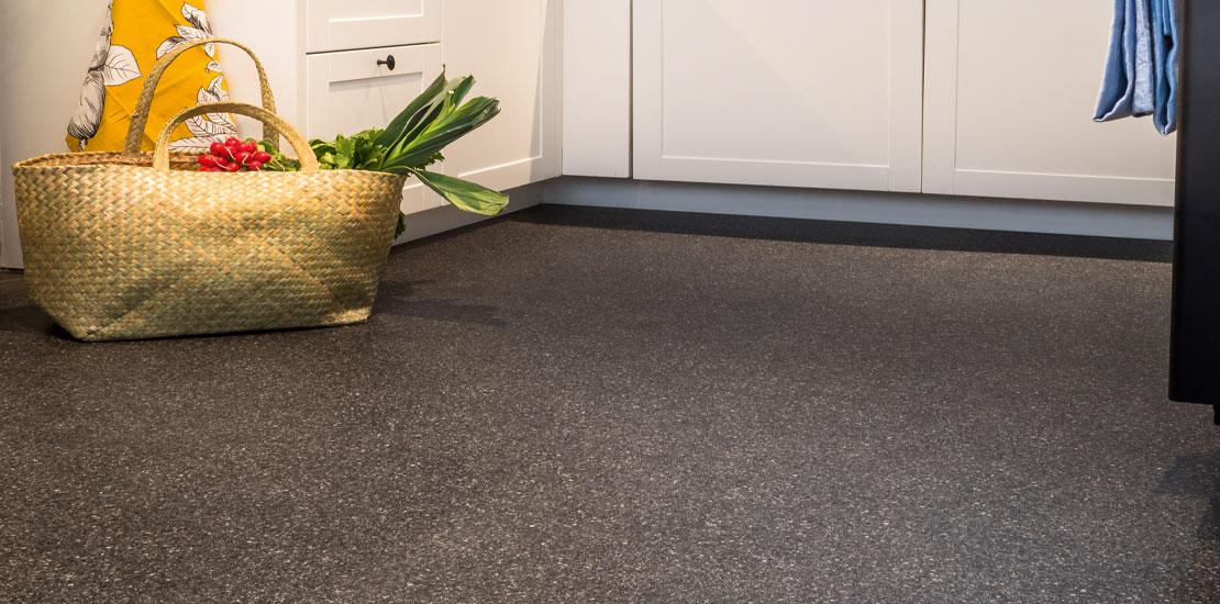 2Cirrus_III_IC301_Galaxy_Dark_Grey_Kitchen_1110x550_96dpi