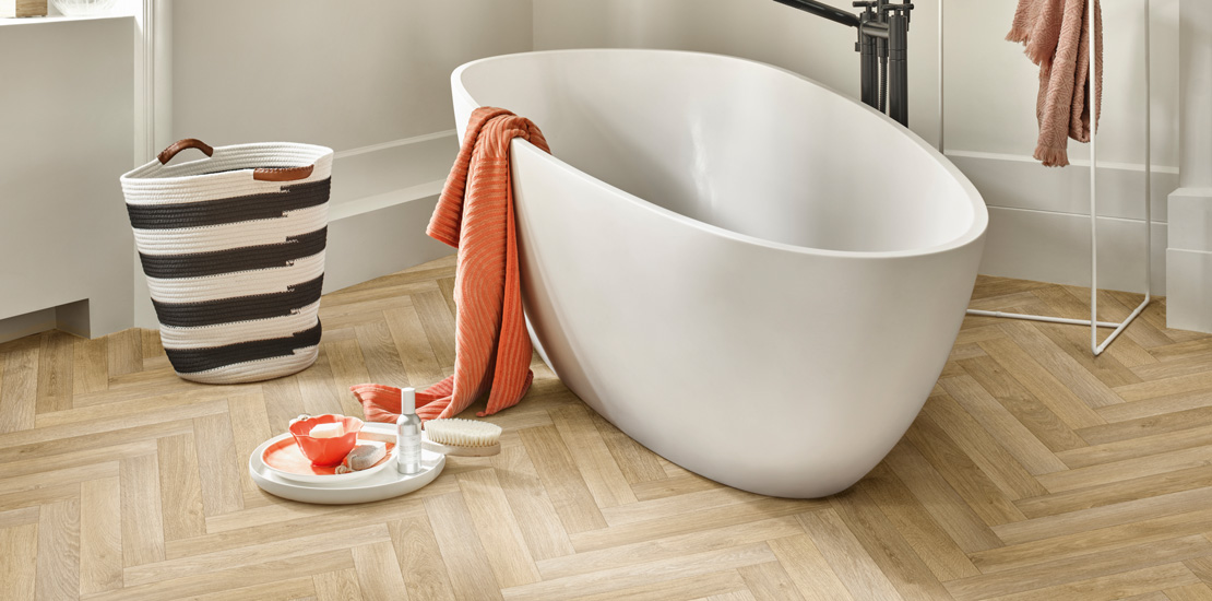 Versatility_II_LV409_Petunia_Bathroom_1110x550_96dpi
